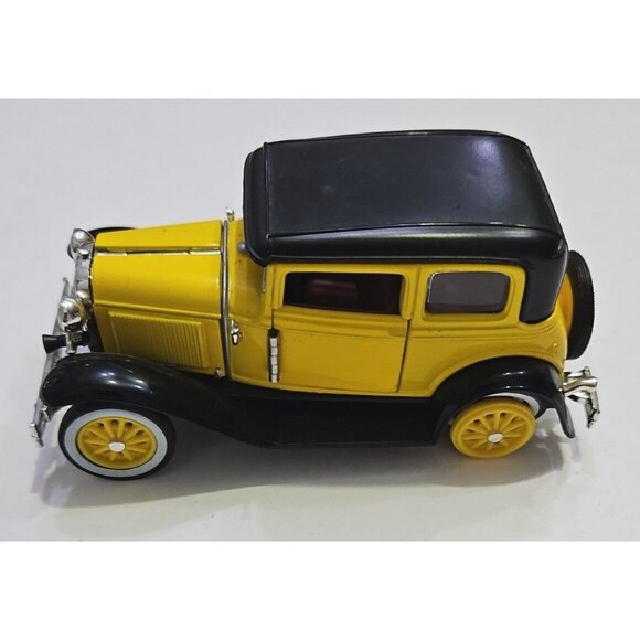 1930 Ford Crown Victoria 1:32 Diecast Car  ARKO Black & Yellow - Picture 2 of 14